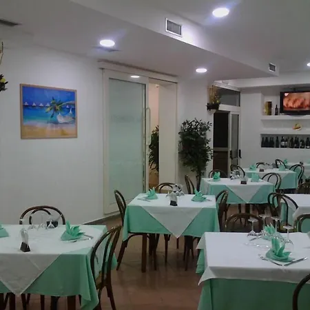 Chiar Di Luna Hotell 2*