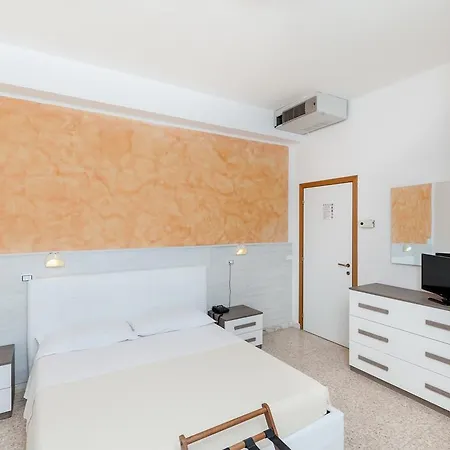 Chiar Di Luna Hotel Senigallia