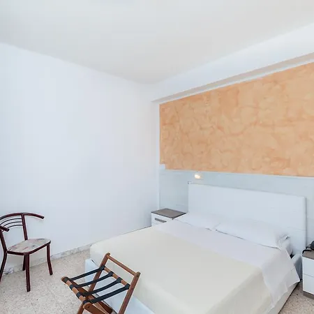 Chiar Di Luna Hotel 2*