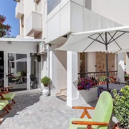 Hotel Chiar Di Luna 2*