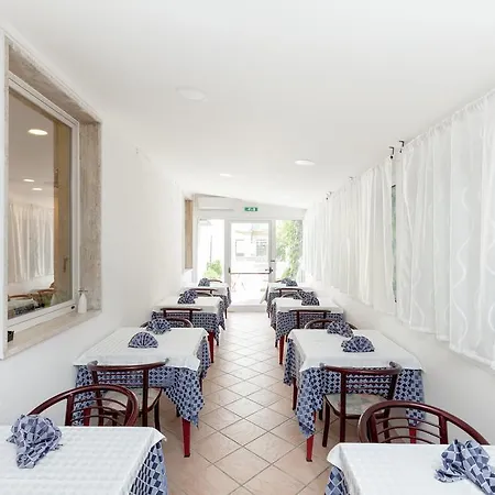 Hotel Chiar Di Luna 2*